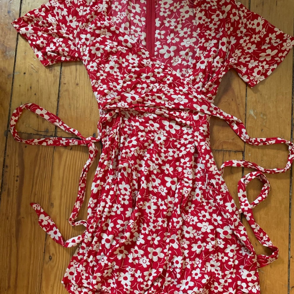 Madewell Red Daisy Floral Wrap Romper - Size 0